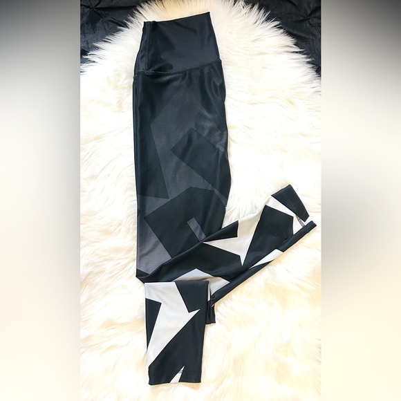 Pink Victoria's Secret Ultimate Legging Tights Pants High Waist Logo Slim Fit M - Picture 3 of 12